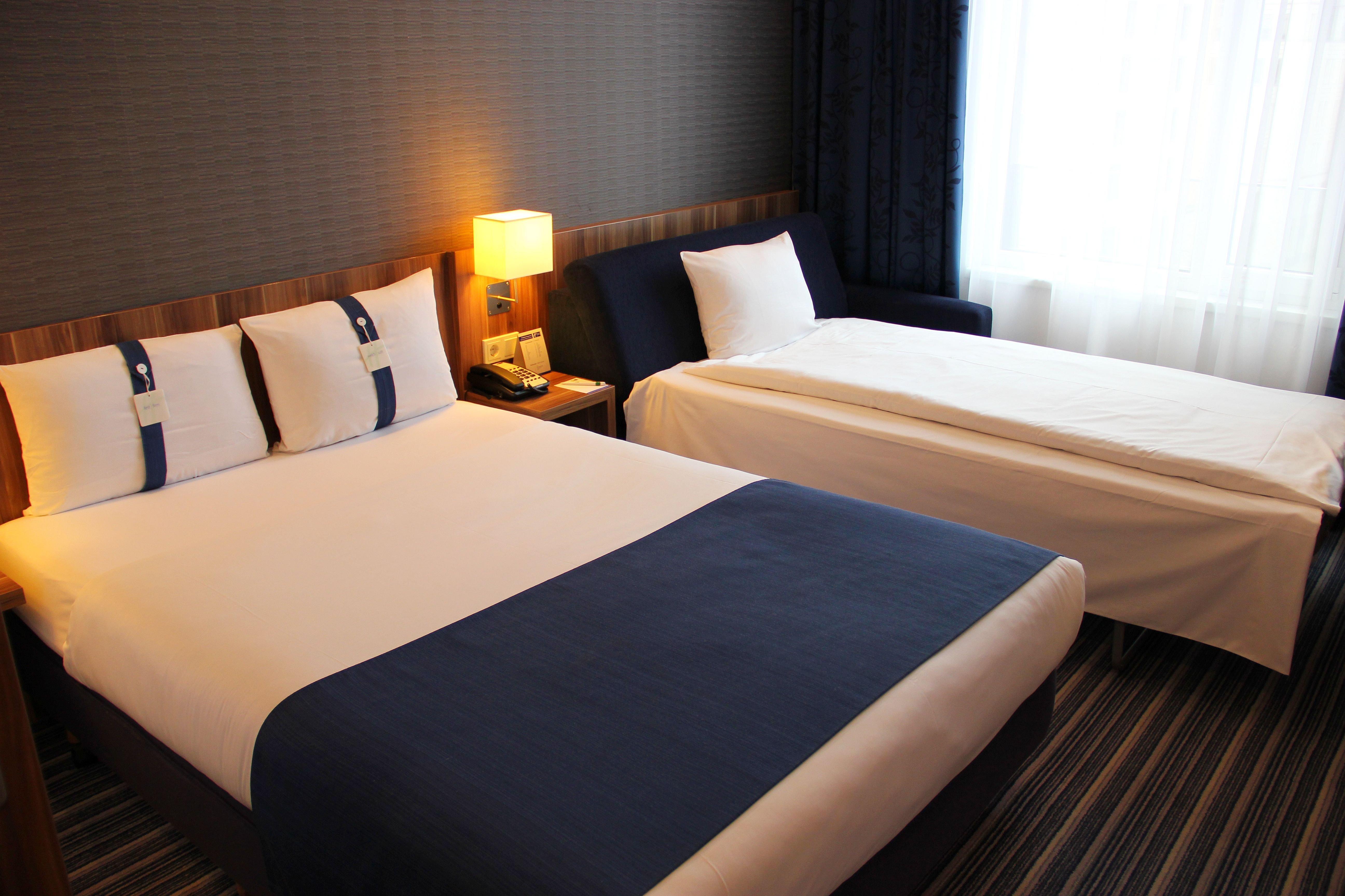 Express Centre Hotel 3*